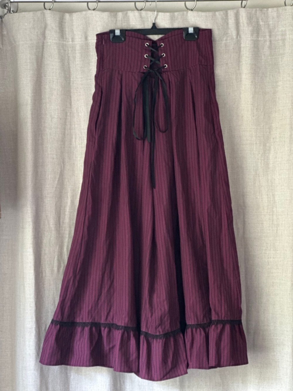 Long Theatrical Skirt that Cinches in the Back.  Like a Petticoat. - Picture 2 of 5